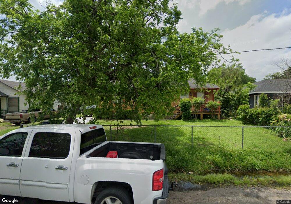 1407 N Breckenridge St, Ennis, TX 75119 - photo 1