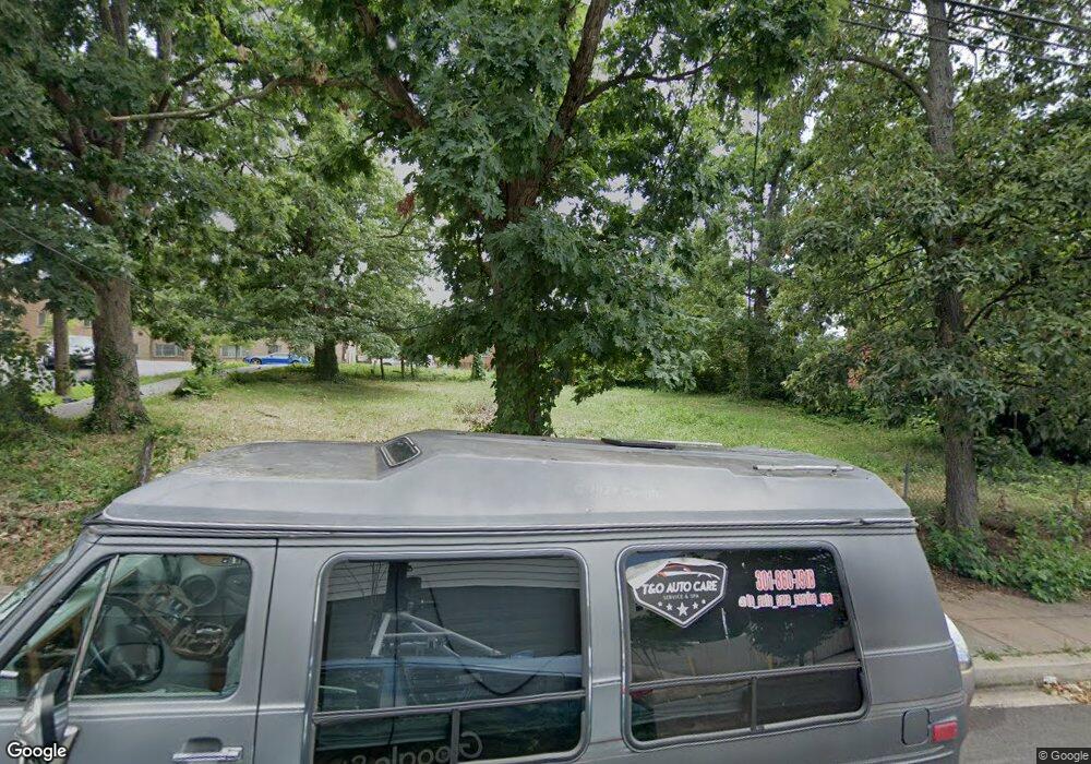 5227 F St SE, Washington, DC 20019 - photo 1