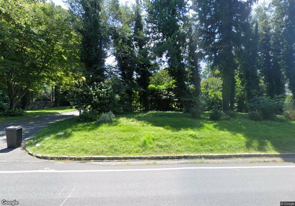 102 Duck Pond Rd, Glen Cove, NY 11542 - photo 1