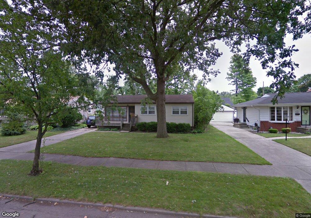 210 E Syringa Dr, Lansing, MI 48910 - photo 1