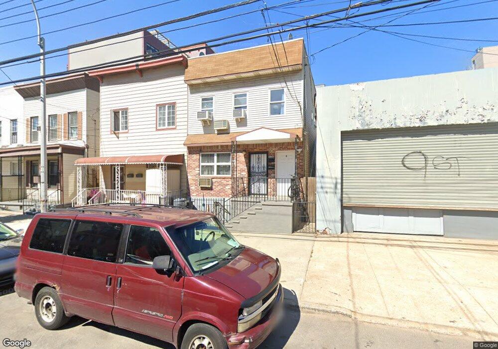 3156 12th St, Astoria, NY 11106 - photo 1