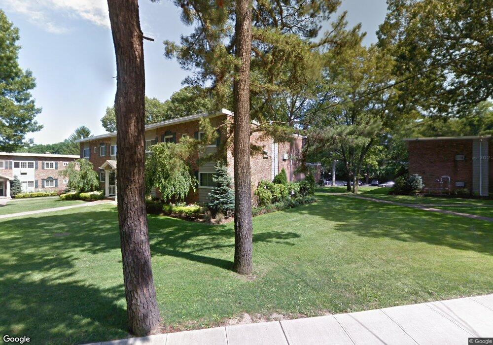 550 New Hwy unit 4-2D, Hauppauge, NY 11788 - photo 1