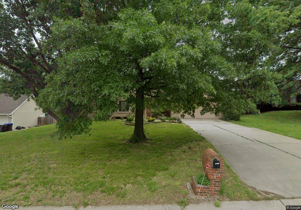 3816 SW Nottingham Rd, Topeka, KS 66610 - photo 1