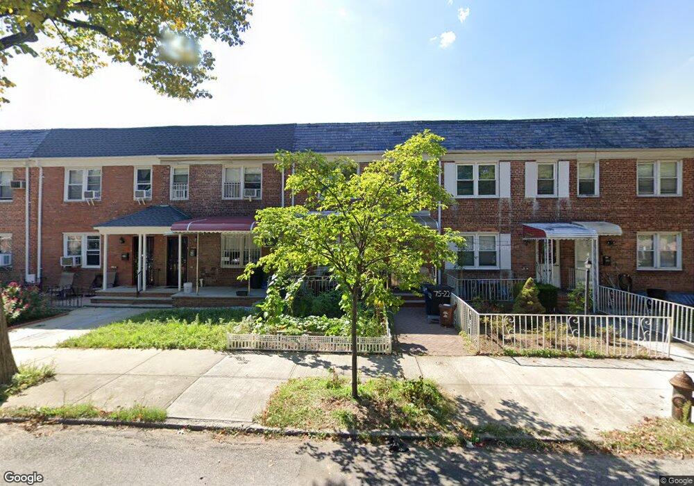 7522 168th St, Fresh Meadows, NY 11366 - photo 1