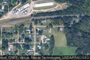 409 E Division St, Gladstone, IL 61437
