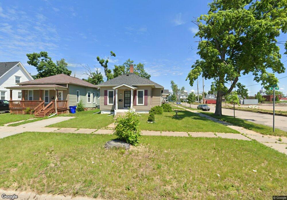 802 D Ave NW, Cedar Rapids, IA 52405 - photo 1