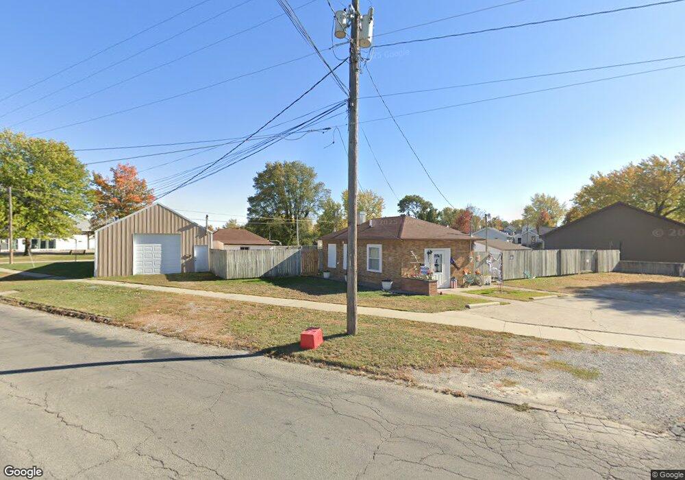 737 N 3rd Ave E, Newton, IA 50208 - photo 1