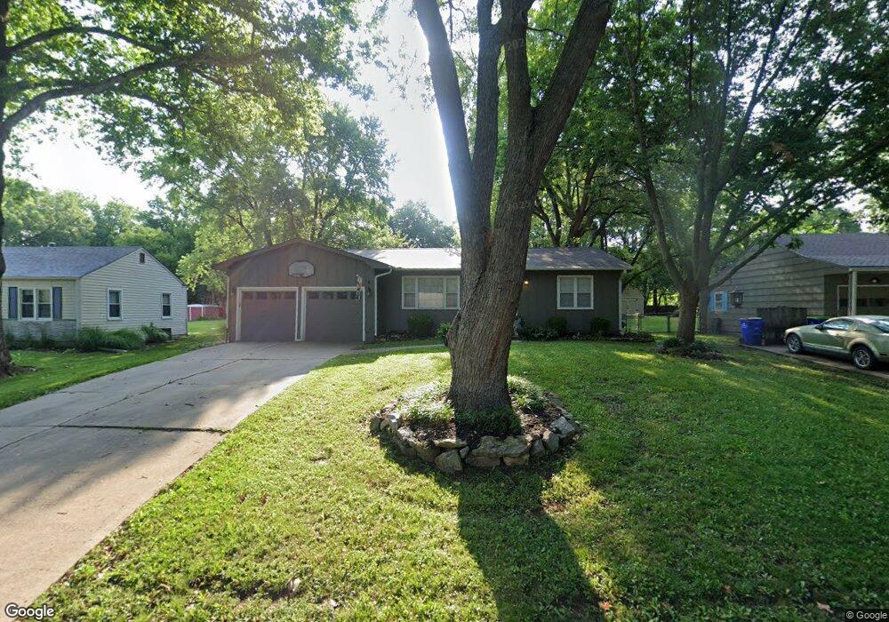 6537 Switzer St, Shawnee, KS 66203 - photo 1