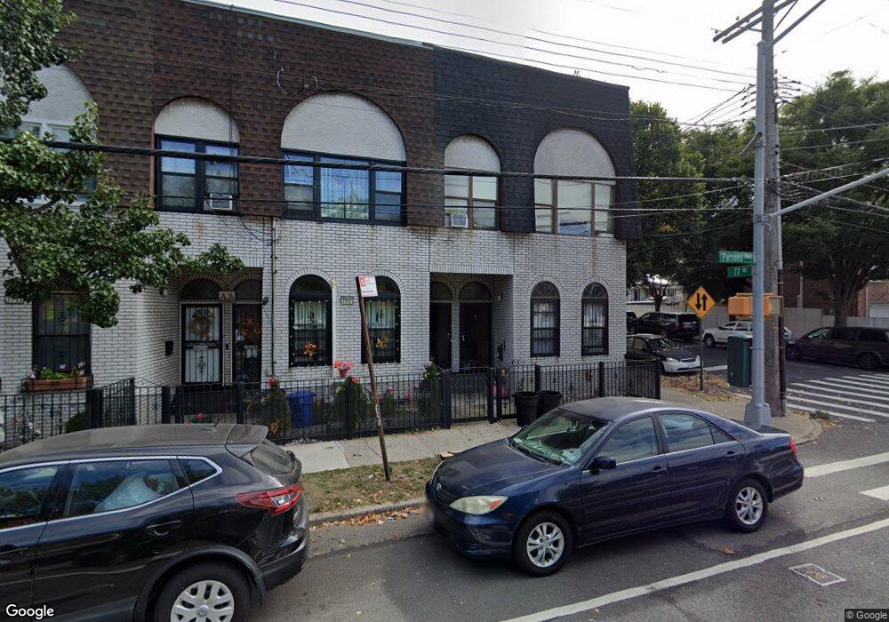 77-19 Parsons Blvd unit 1, Fresh Meadows, NY 11366 - photo 1