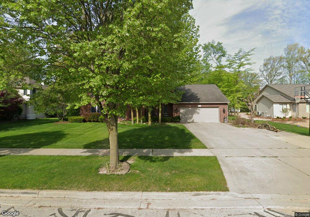 752 Maple Park Way, Frankenmuth, MI 48734 - photo 1