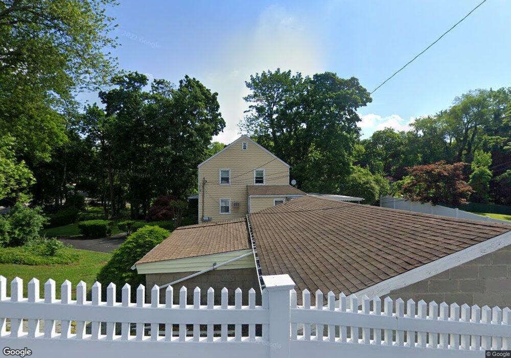 1016 Old Post Rd, Mamaroneck, NY 10543 - photo 1