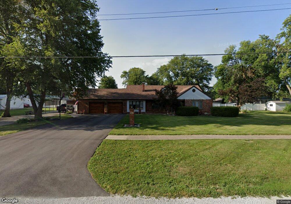 604 E Overton St, Tuscola, IL 61953 - photo 1