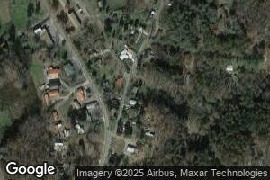 911 Hillcrest Dr, Mc Caysville, GA 30555