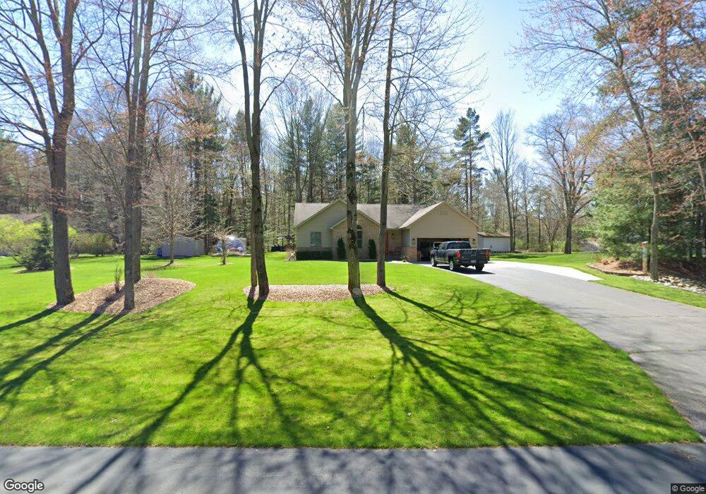 1018 E Mystic Cir, Midland, MI 48640 - photo 1