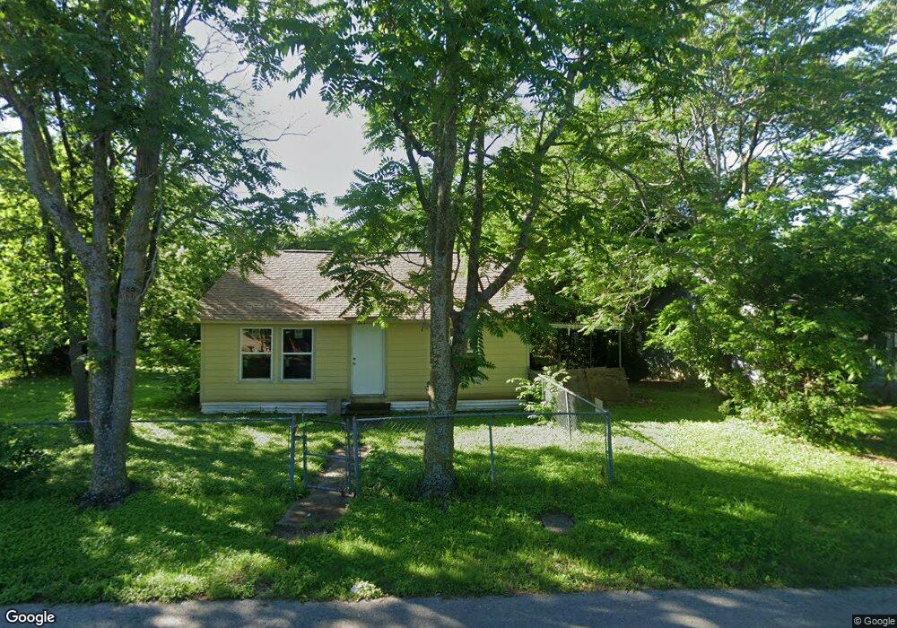 611 Odell St, Cleburne, TX 76033 - photo 1