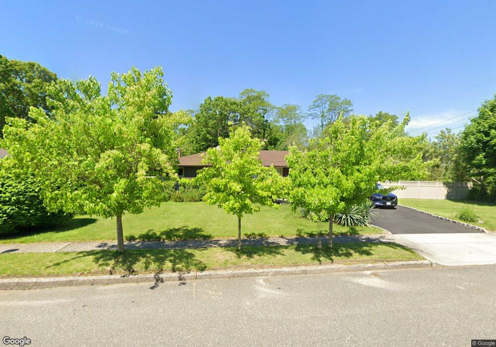 38 Fisher Rd, ComMacK, NY 11725 - photo 1