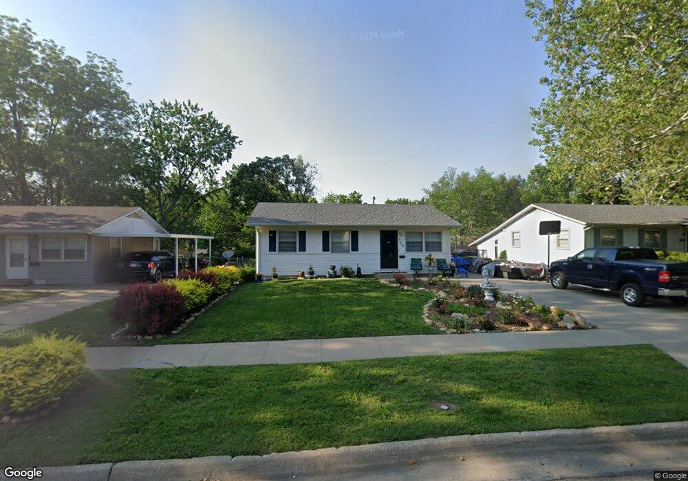 720 SE 35th St, Topeka, KS 66605 - photo 1