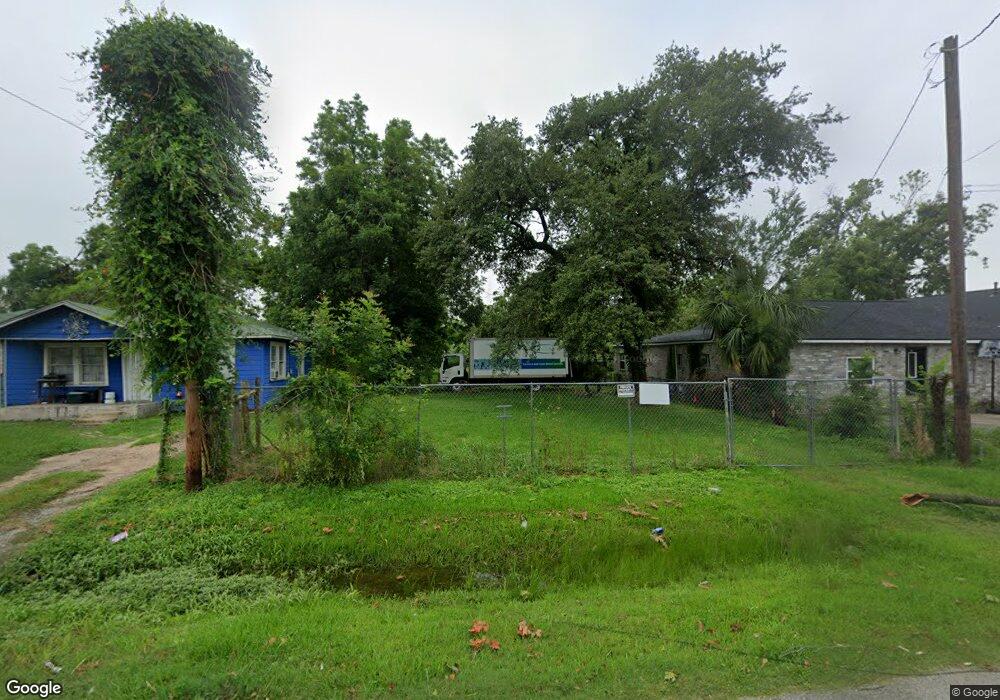 2302 Melbourne St, Houston, TX 77026 - photo 1