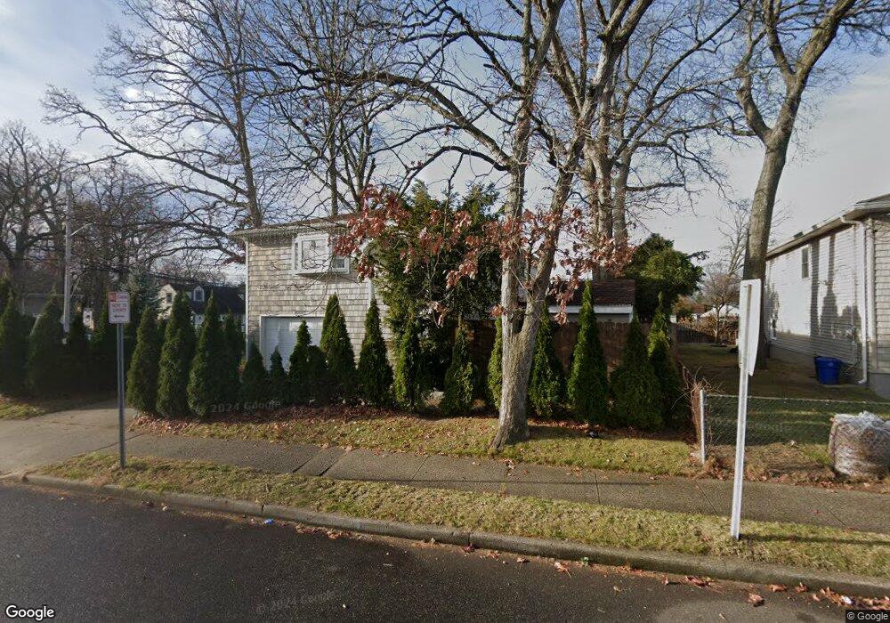 1105 Great Neck Rd, Copiague, NY 11726 - photo 1