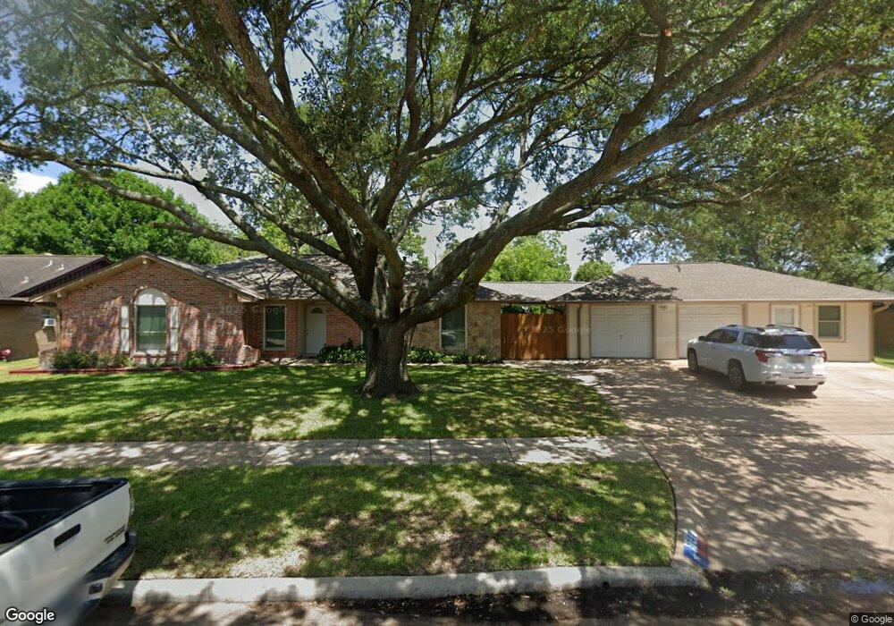 9747 Grenadier Dr, Houston, TX 77089 - photo 1