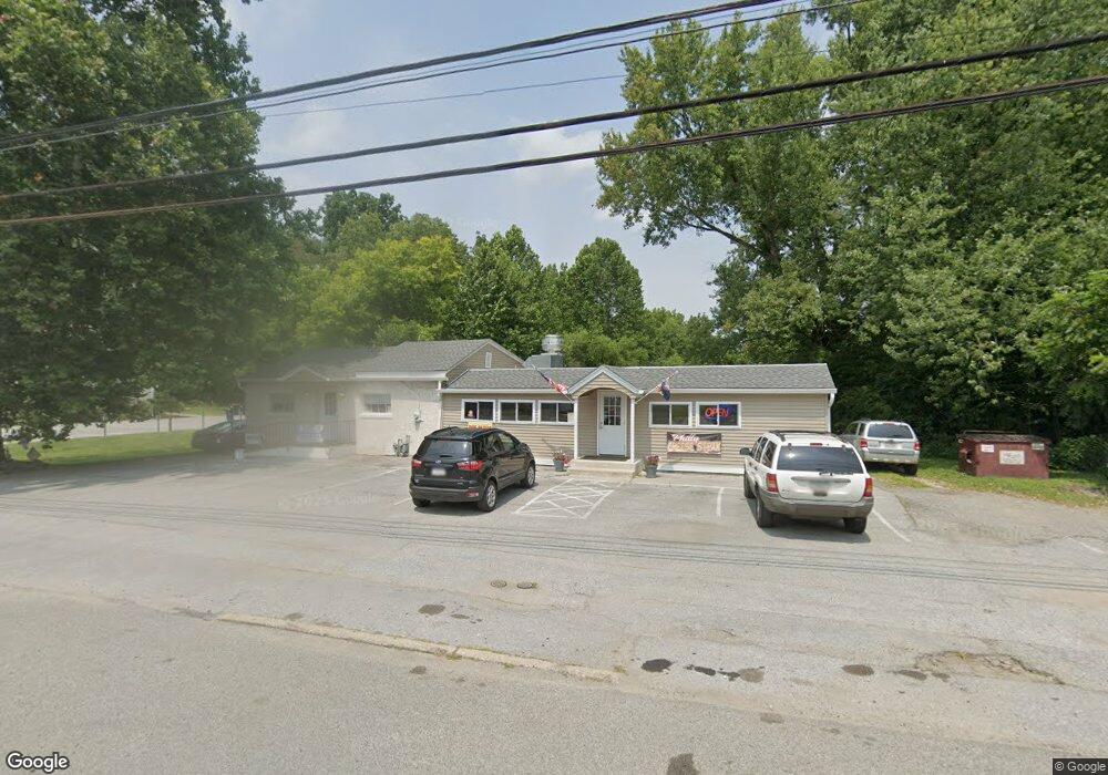 717 W Baltimore Pike, Kennett Square, PA 19348 - photo 1