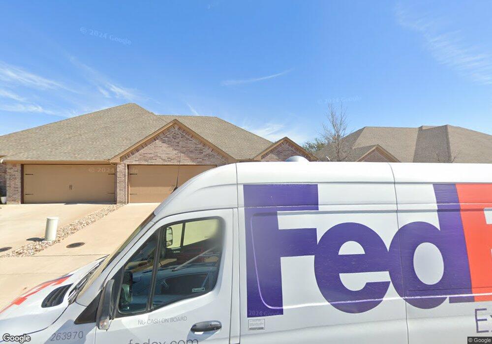 529 Landry Ct, Granbury, TX 76049 - photo 1