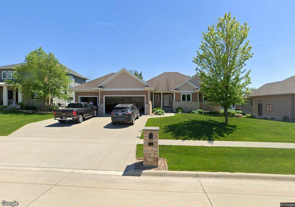 2703 Northview Ln, Cedar Falls, IA 50613 - photo 1