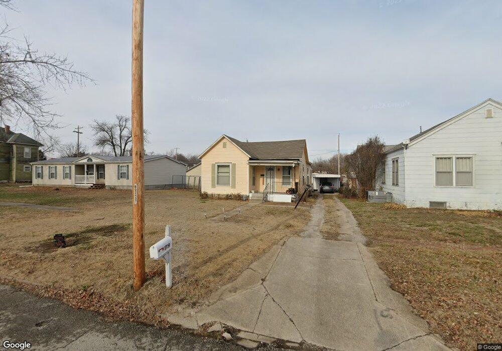 1719 Gabriel Ave, Parsons, KS 67357 - photo 1