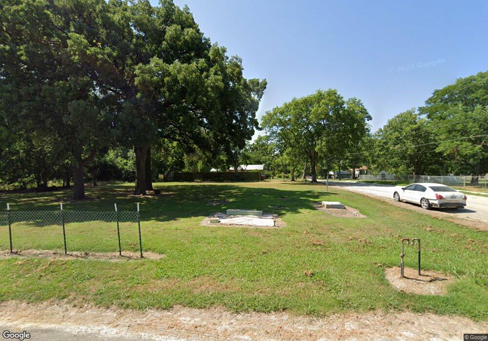 109 S 2nd St, Bonham, TX 75418 - photo 1