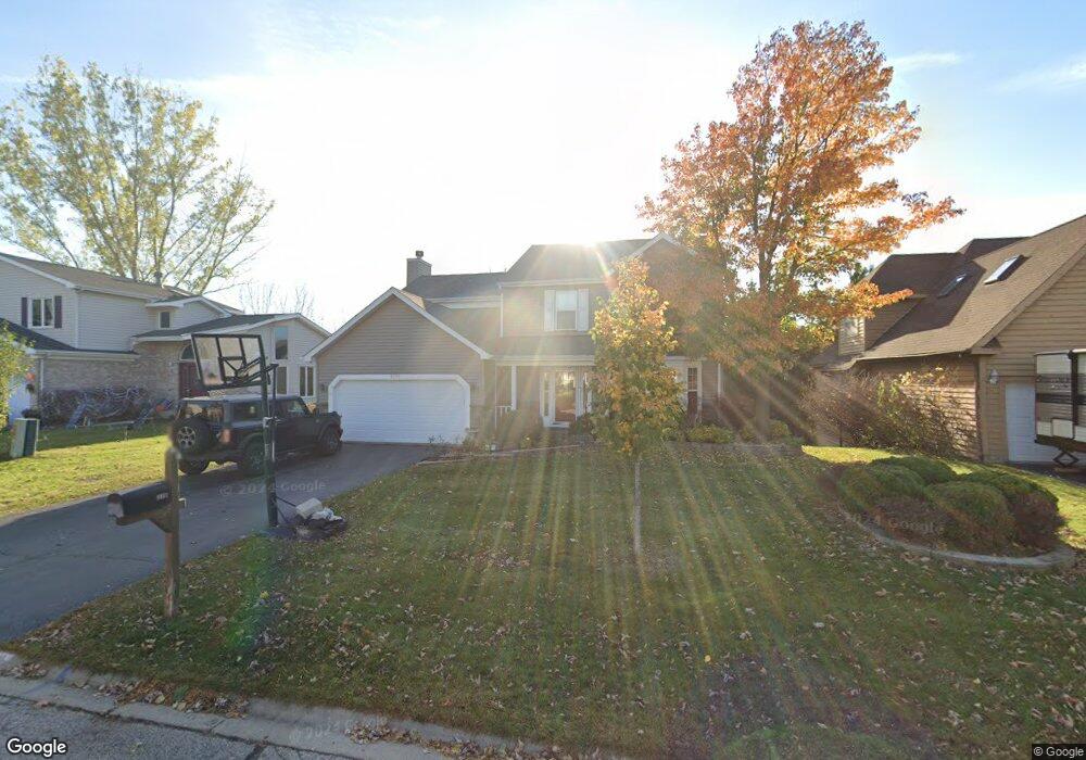 1011 Creekview Ln, Lake In the Hills, IL 60156 - photo 1