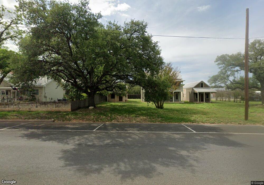 108 S Milam St, Fredericksburg, TX 78624 - photo 1