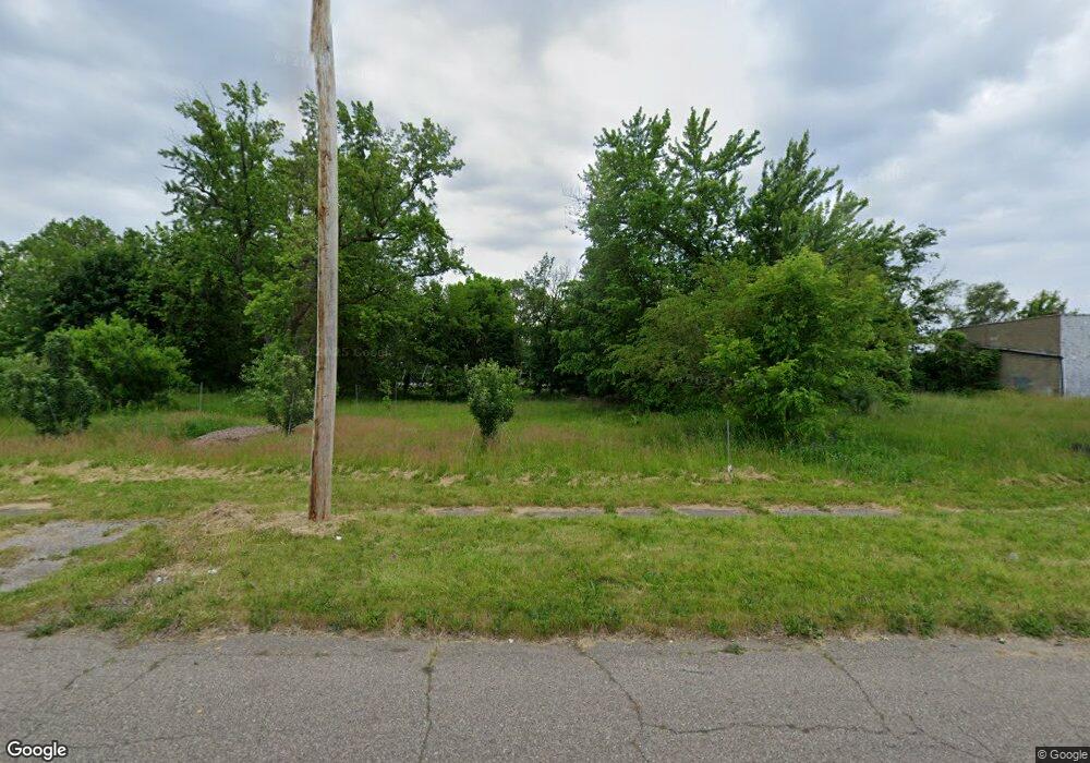 1422 Bennett Ave, Flint, MI 48506 - photo 1