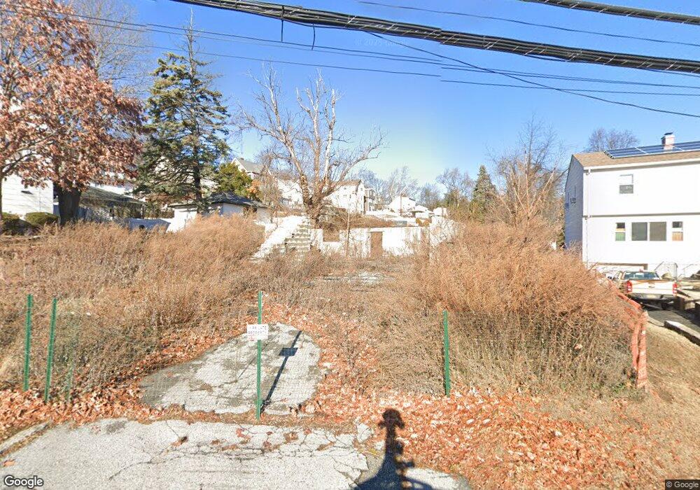 423 Odell Ave, Yonkers, NY 10703 - photo 1