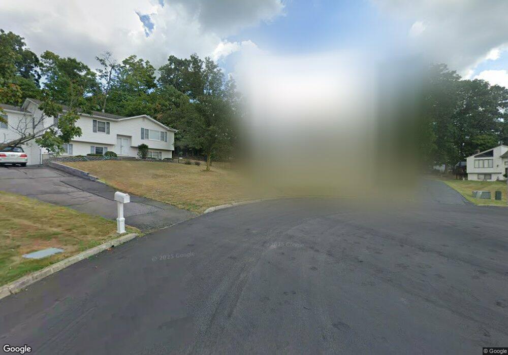 10 Robin Ct, Congers, NY 10920 - photo 1