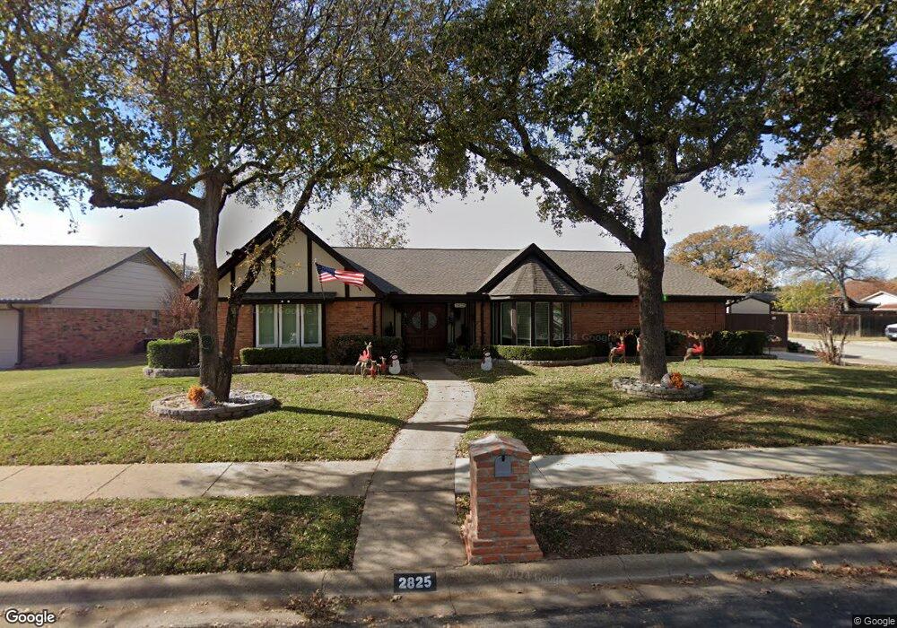 2825 Ridgewood Dr, Hurst, TX 76054 - photo 1
