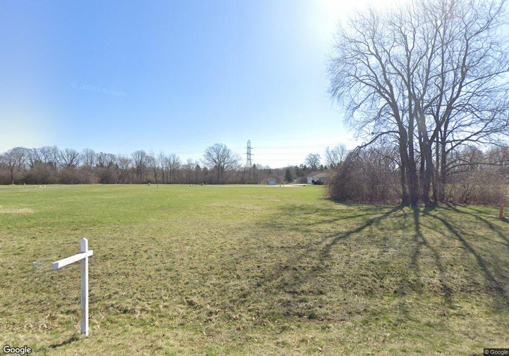 4084 Hidden View Dr, Flint, MI 48506 - photo 1