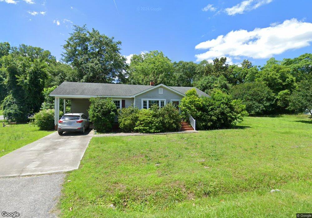 1010 Wateree Ave, Camden, SC 29020 - photo 1