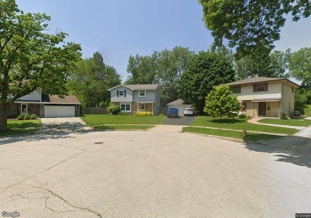 2114 Cardinal Ct, Waukesha, WI 53186 - photo 1