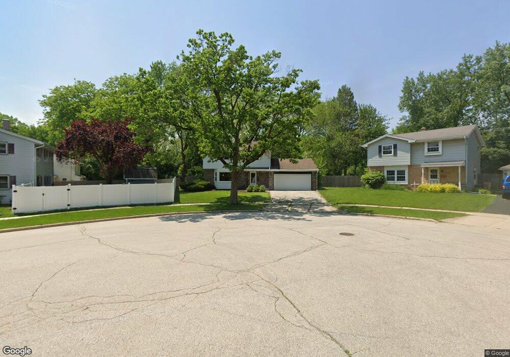 2108 Cardinal Ct, Waukesha, WI 53186 - photo 1