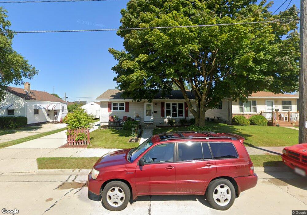 1409 S 32nd St, Manitowoc, WI 54220 - photo 1