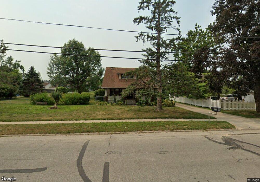 2516 J St SW, Cedar Rapids, IA 52404 - photo 1