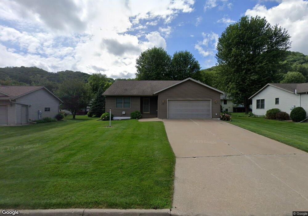 909 Jonathan Ln, La Crescent, MN 55947 - photo 1