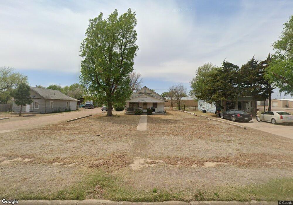 607 S Polk St, Hugoton, KS 67951 - photo 1