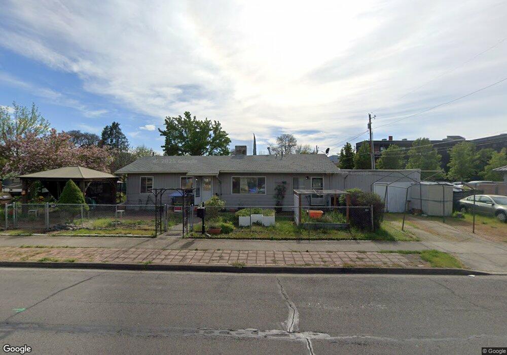 154 S 4th St, Central Point, OR 97502 - photo 1