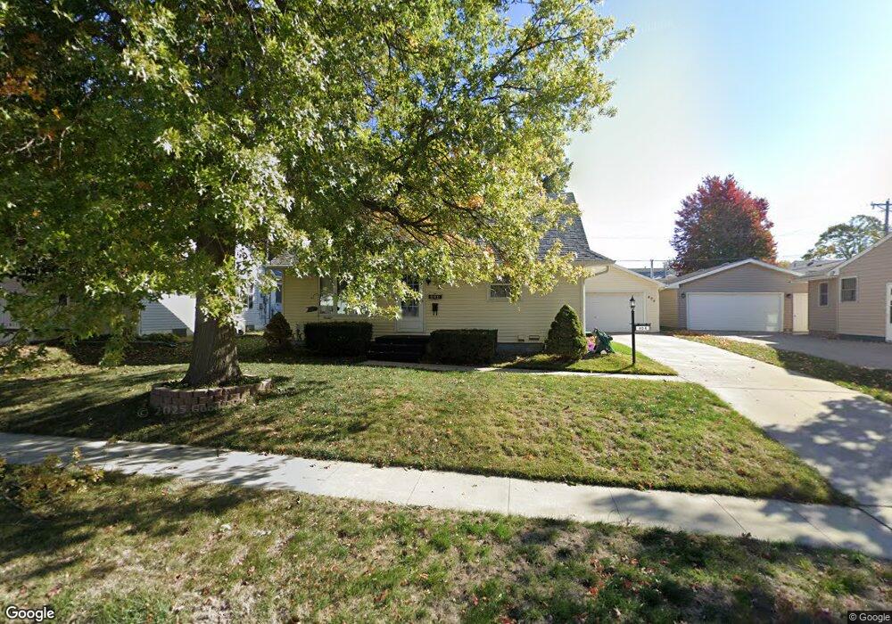 404 E 19th St S, Newton, IA 50208 - photo 1