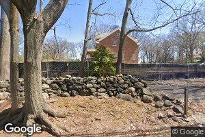 215 Kings Point Rd, Great Neck, NY 11024