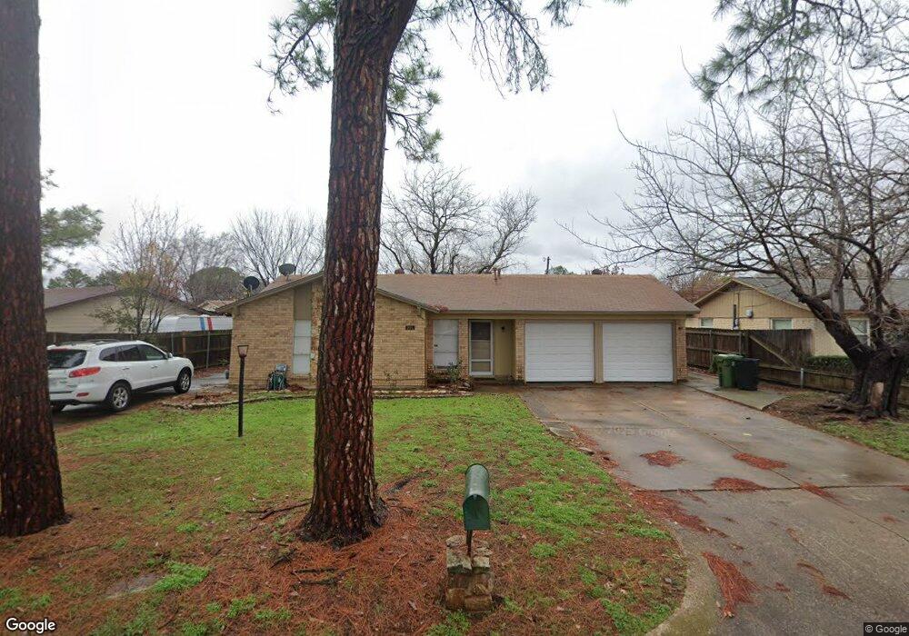 905 Piccadilly Cir, Hurst, TX 76053 - photo 1
