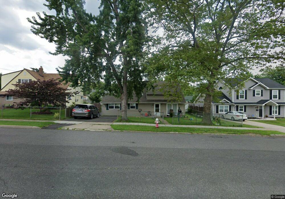 14 Ridge Ln, Levittown, PA 19055 - photo 1