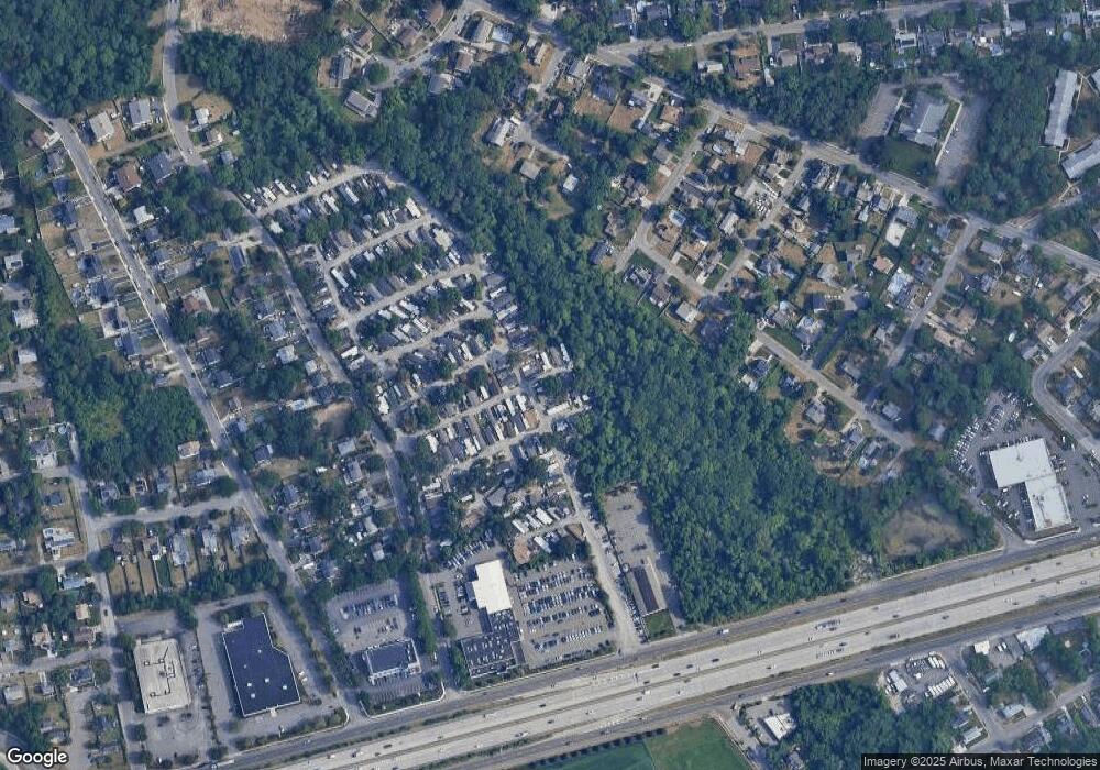 59 Robin Ln, Bay Shore, NY 11706 - photo 1