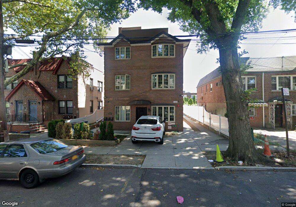 61-29 163rd St unit 1&2 Fl, Flushing, NY 11365 - photo 1